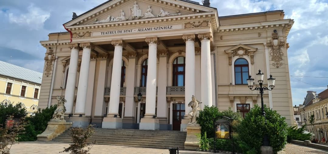  Explozia Artelor pe Scena Teatrului Regina Maria cu Emoție și Fantezie pentru Toți