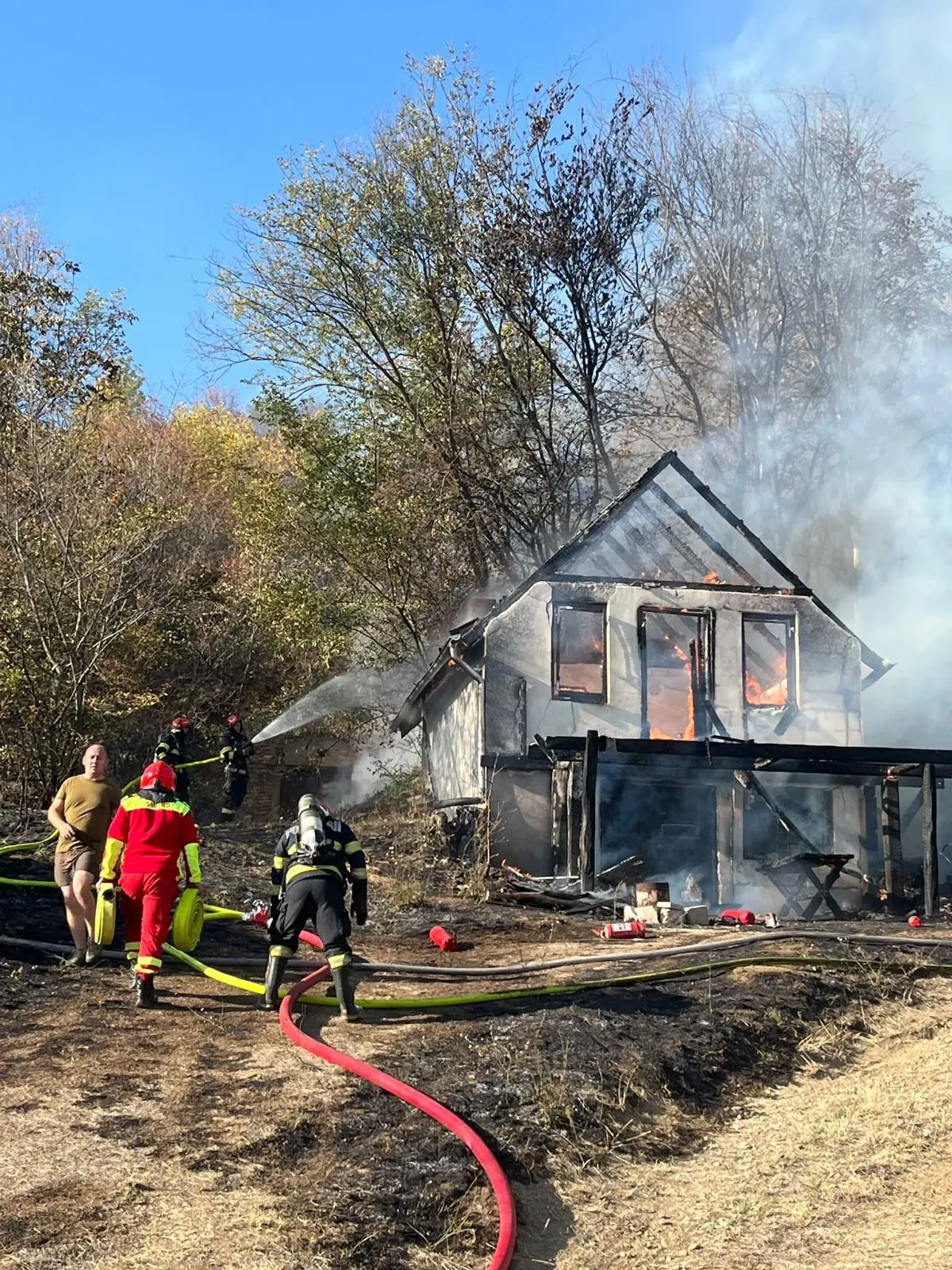 Nouă incendii în Bihor în aproape nouă ore: vegetație, gospodării și Cefa