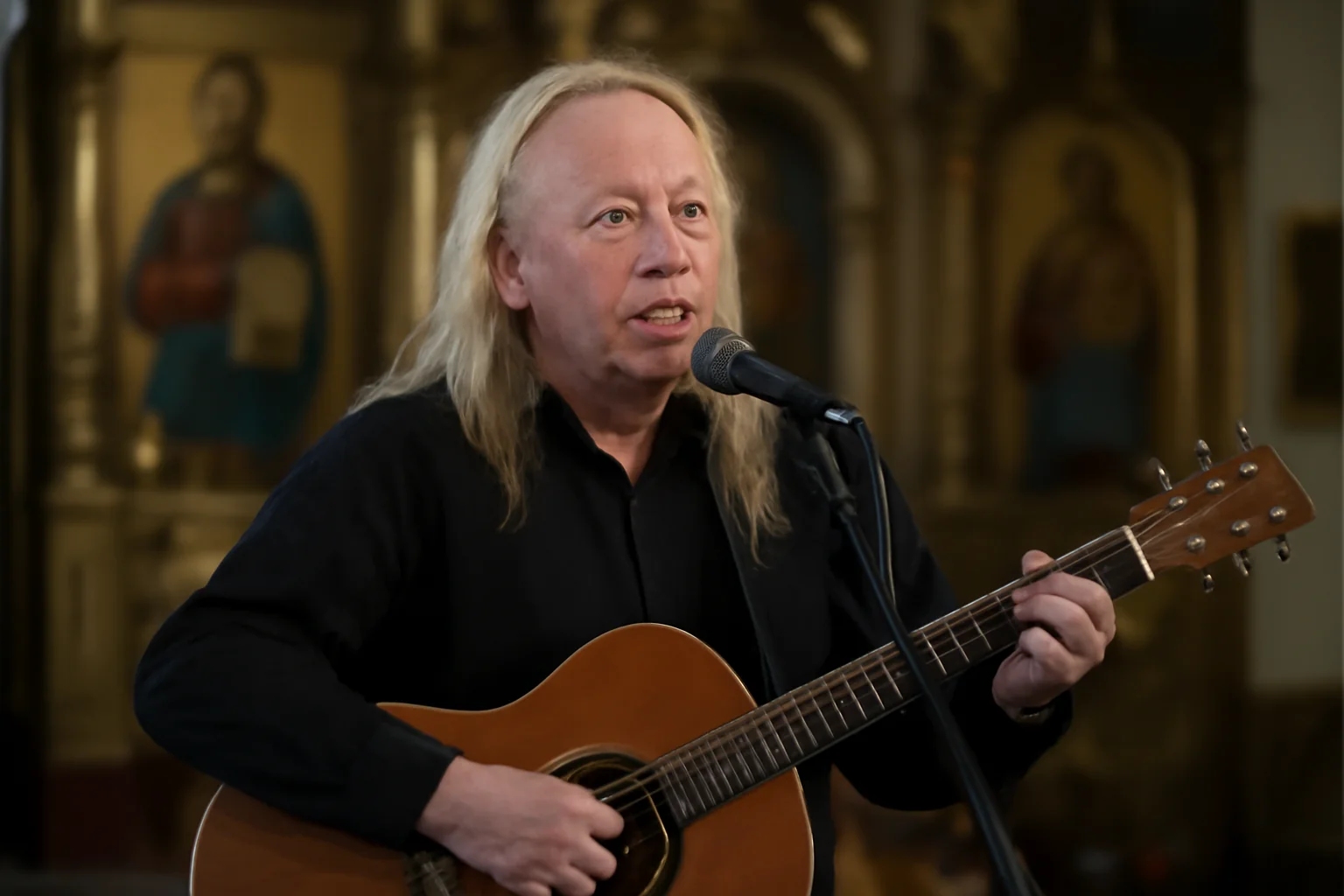 Ștefan Hrușcă susține concert de colinde cu intrare liberă miercuri la Biserica Ortodoxă din Cihei
